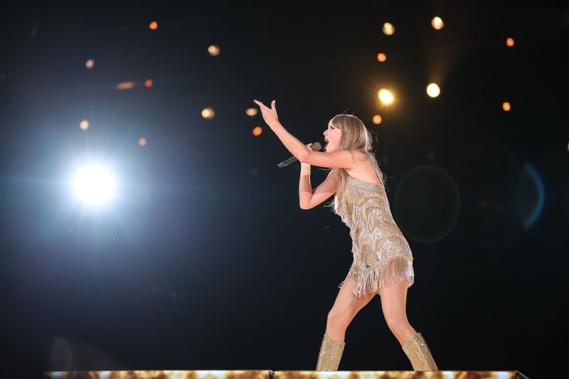 Taylor Swift — August 24 - Mexico City, Mexico — photo 9