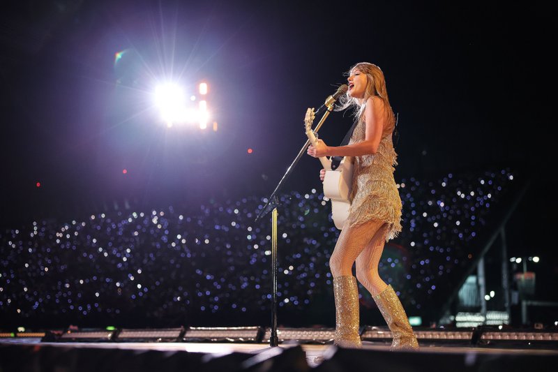 Taylor Swift — August 24 - Mexico City, Mexico — photo 10