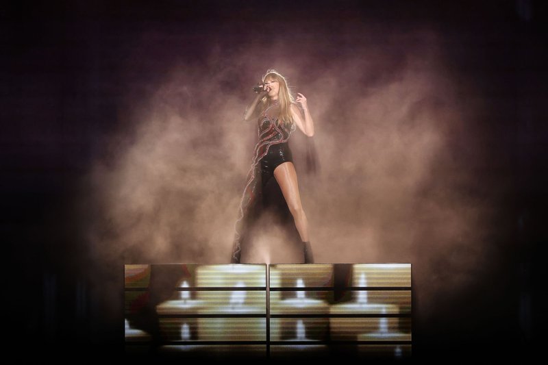 Taylor Swift — August 24 - Mexico City, Mexico — photo 19
