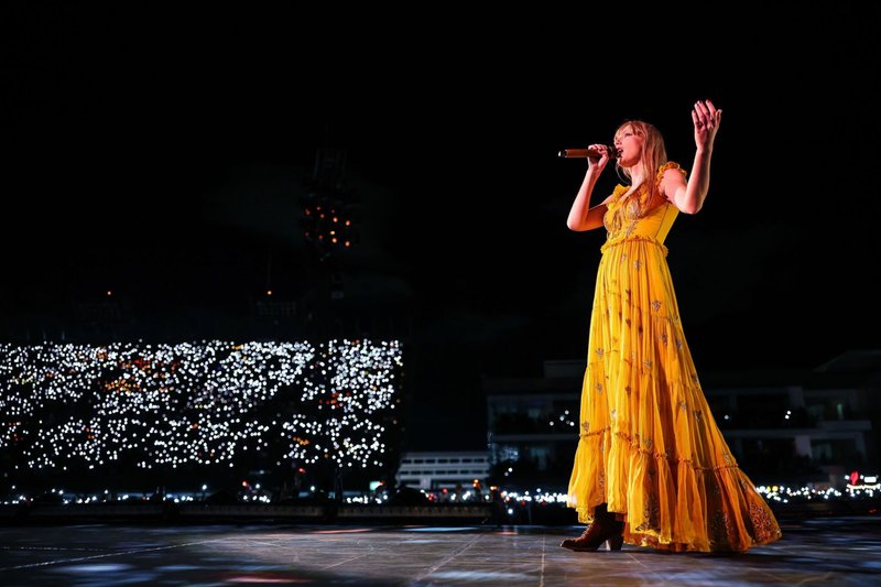 Taylor Swift — August 24 - Mexico City, Mexico — photo 28