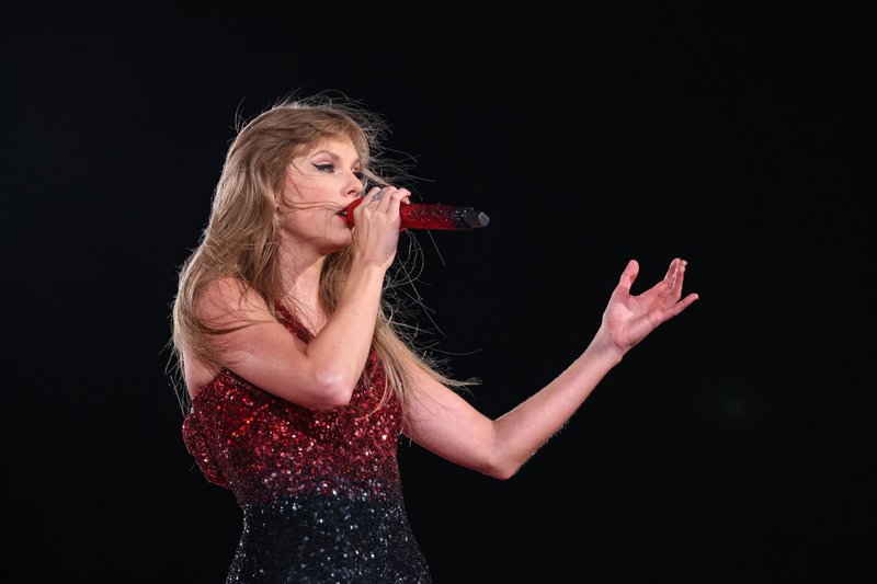 Taylor Swift — August 24 - Mexico City, Mexico — photo 36
