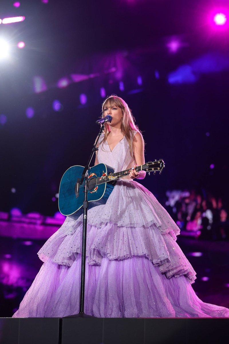 Taylor Swift — August 24 - Mexico City, Mexico — photo 37