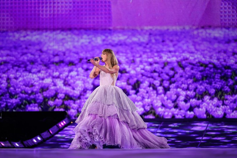 Taylor Swift — August 24 - Mexico City, Mexico — photo 42