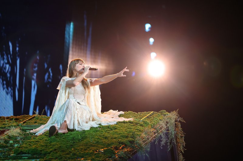 Taylor Swift — August 24 - Mexico City, Mexico — photo 46