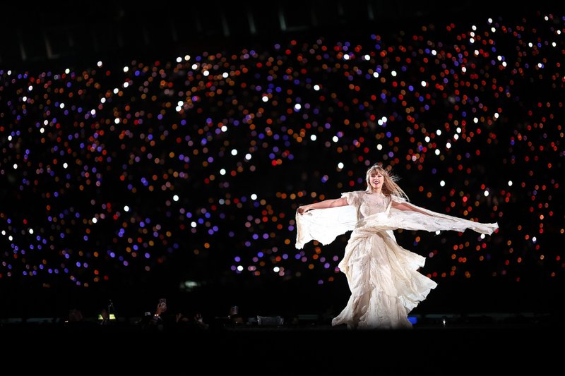 Taylor Swift — August 24 - Mexico City, Mexico — photo 47