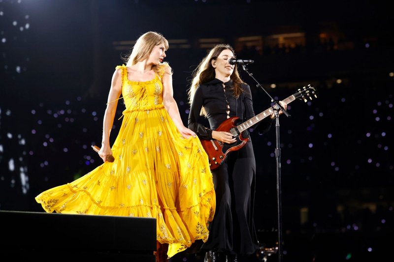 Taylor Swift — August 3 - Los Angeles, California — photo 37