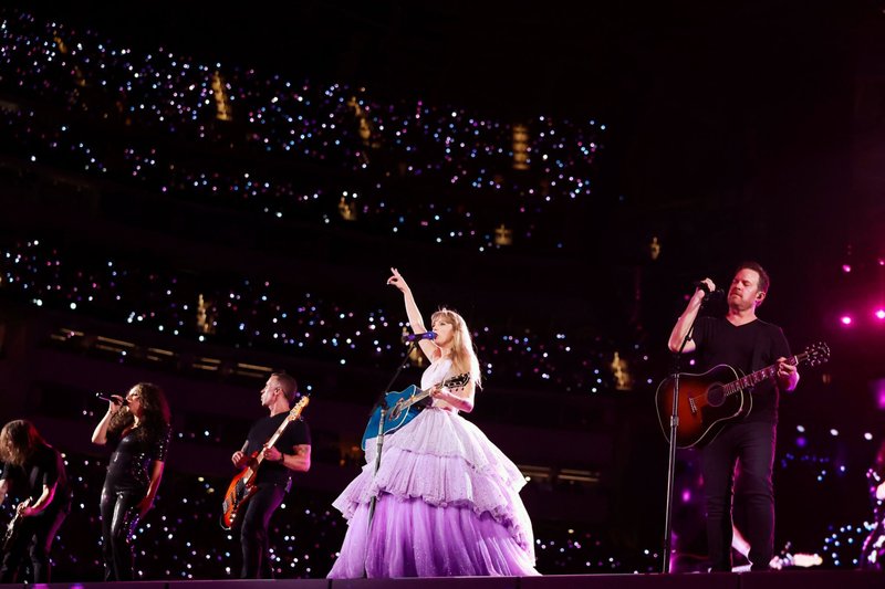 Taylor Swift — August 3 - Los Angeles, California — photo 44