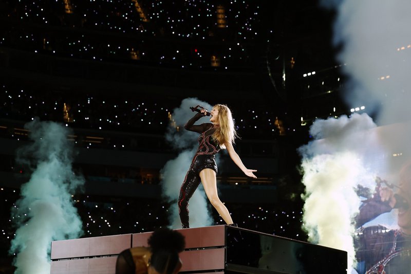 Taylor Swift — August 3 - Los Angeles, California — photo 57