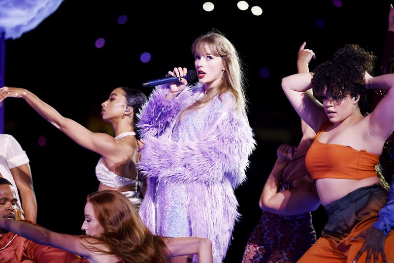 Taylor Swift — August 3 - Los Angeles, California — photo 58