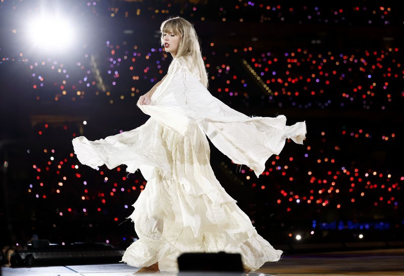 Taylor Swift — August 3 - Los Angeles, California — photo 64