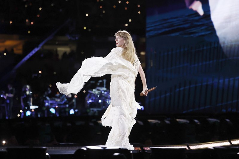 Taylor Swift — August 3 - Los Angeles, California — photo 65