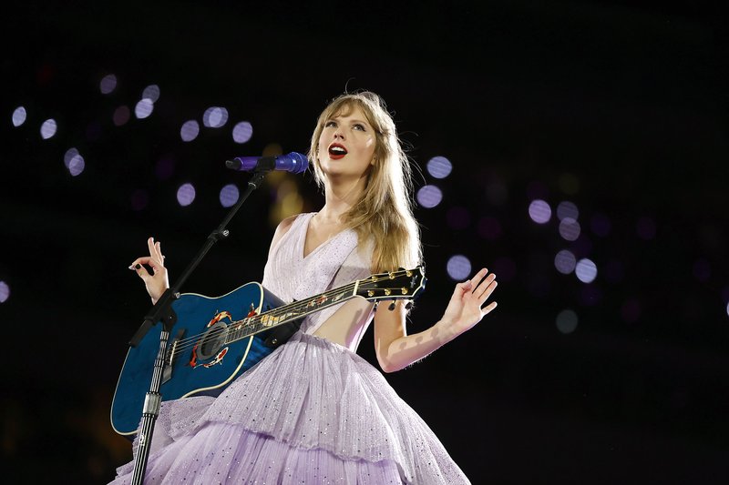 Taylor Swift — August 3 - Los Angeles, California — photo 71