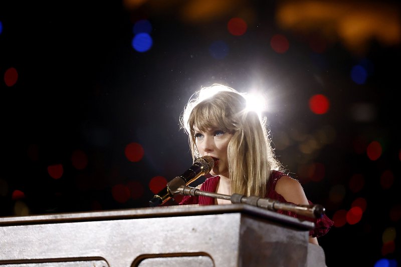 Taylor Swift — August 3 - Los Angeles, California — photo 77