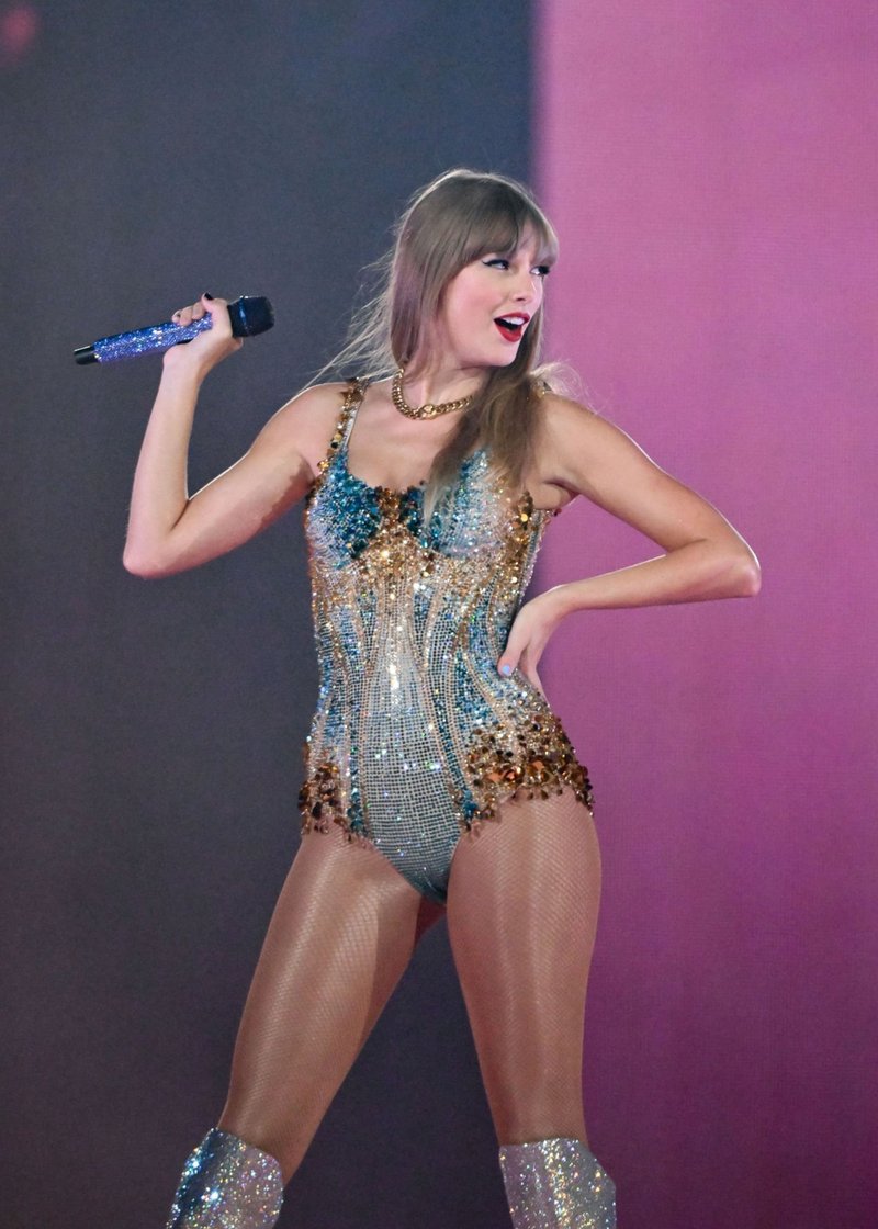 Taylor Swift — August 7 - Los Angeles, California — photo 15