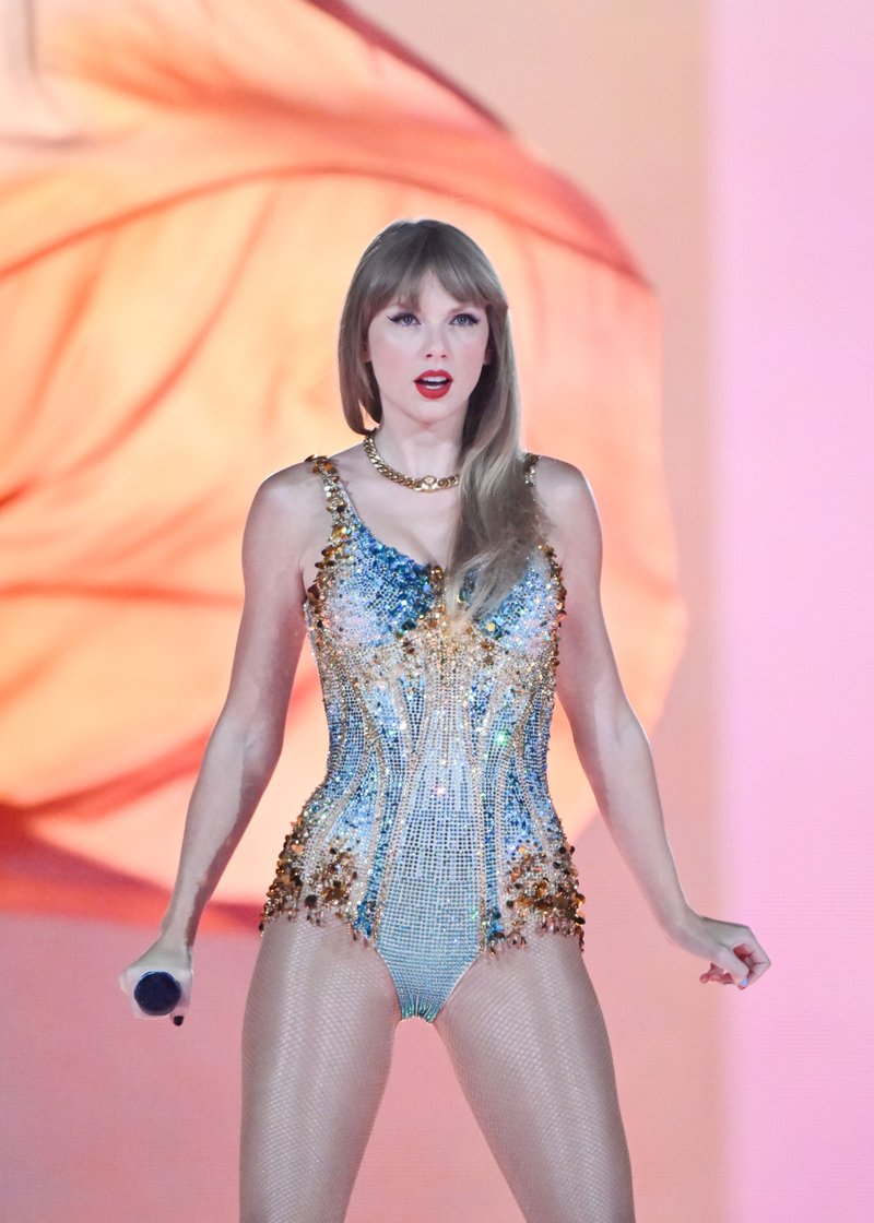 Taylor Swift — August 7 - Los Angeles, California — photo 24