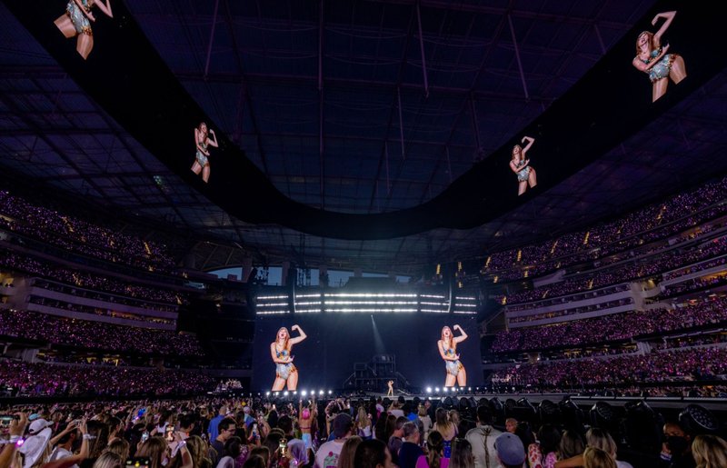 Taylor Swift — August 7 - Los Angeles, California — photo 54