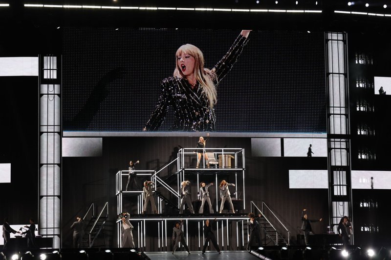 Taylor Swift — August 7 - Los Angeles, California — photo 56