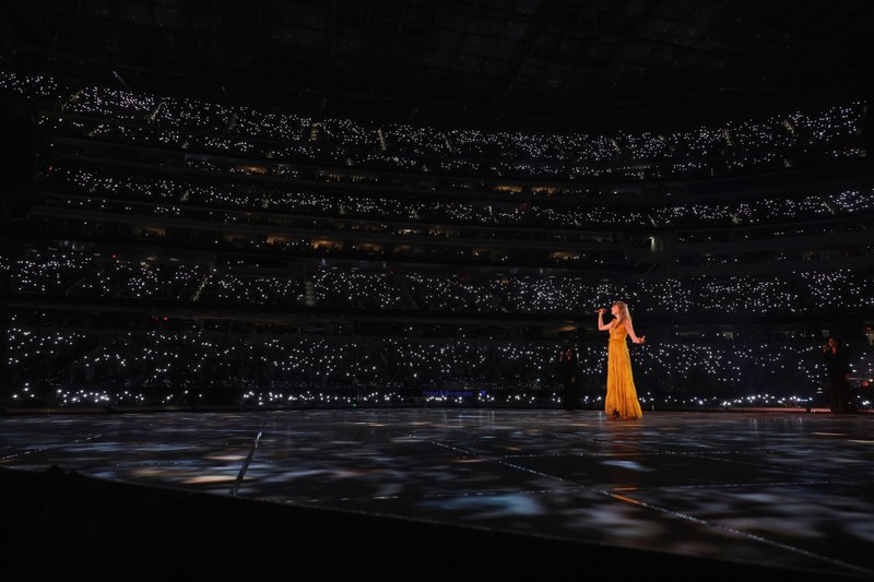 Taylor Swift — August 9 - Los Angeles, California — photo 14