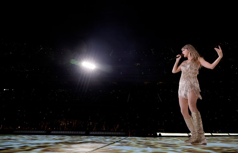 Taylor Swift — August 9 - Los Angeles, California — photo 31
