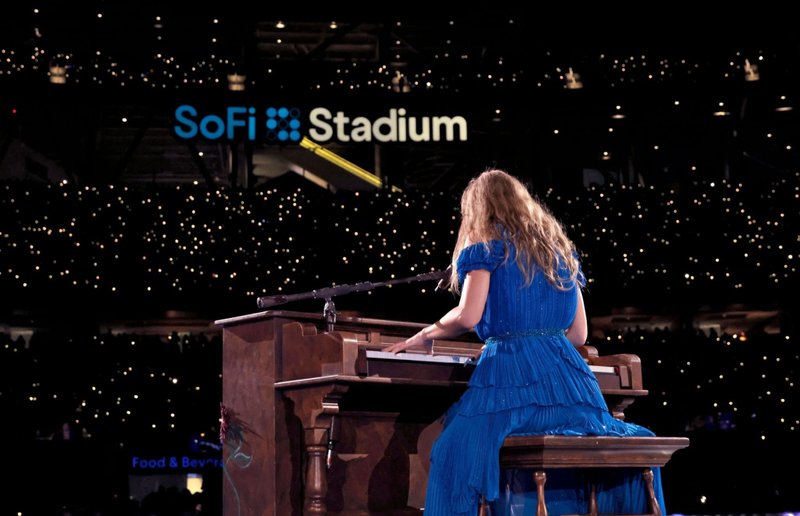 Taylor Swift — August 9 - Los Angeles, California — photo 50