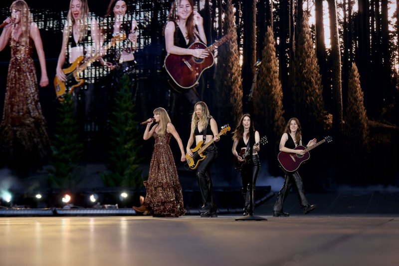 Taylor Swift — July 22 - Seattle, Washington — photo 9