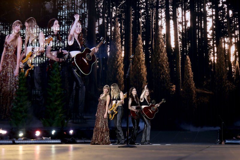 Taylor Swift — July 22 - Seattle, Washington — photo 10
