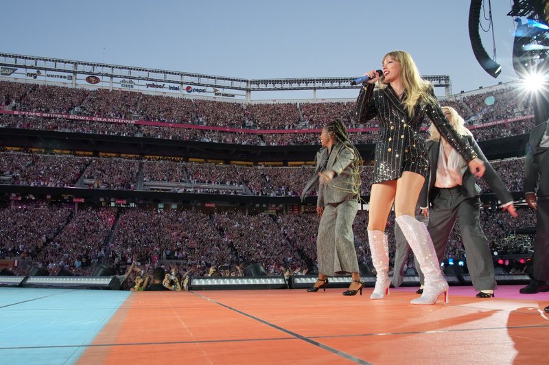 Taylor Swift — July 28 - Santa Clara, California — photo 14