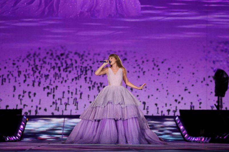 Taylor Swift — July 7 - Kansas City, Missouri — photo 3
