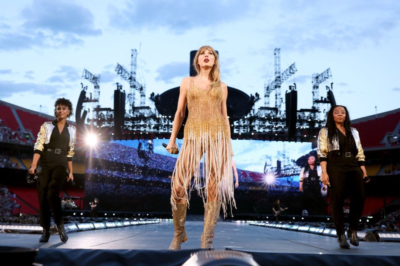 Taylor Swift — July 7 - Kansas City, Missouri — photo 27