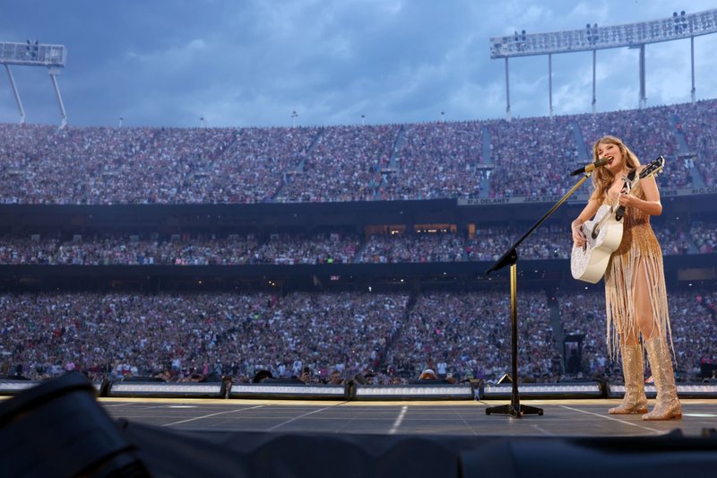Taylor Swift — July 7 - Kansas City, Missouri — photo 30