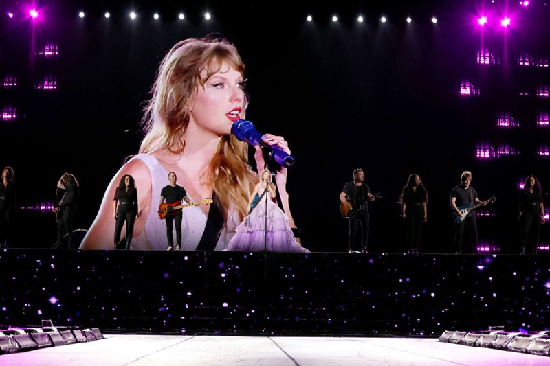 Taylor Swift — July 7 - Kansas City, Missouri — photo 32