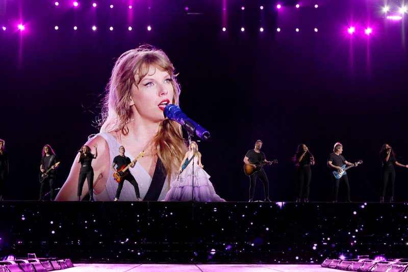 Taylor Swift — July 7 - Kansas City, Missouri — photo 35