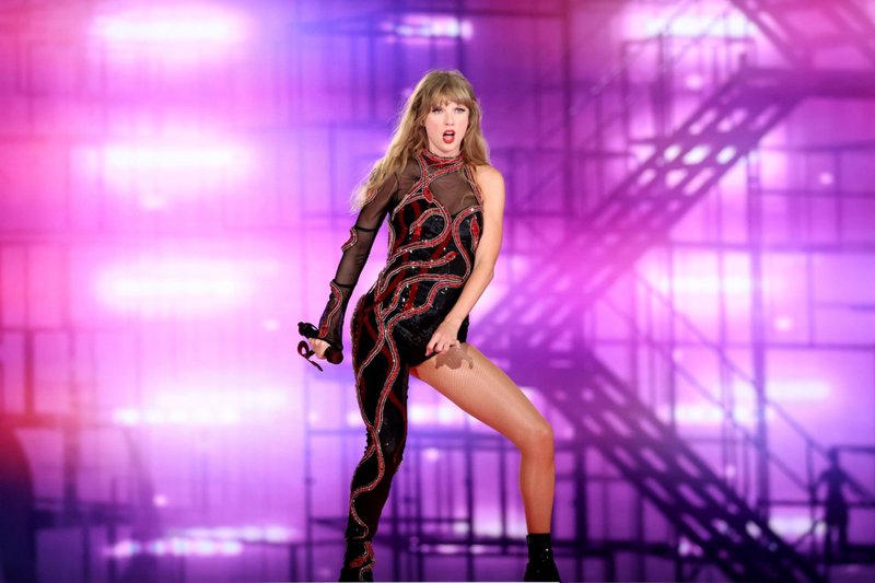 Taylor Swift — July 7 - Kansas City, Missouri — photo 36