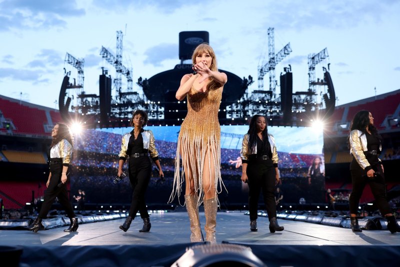 Taylor Swift — July 7 - Kansas City, Missouri — photo 37