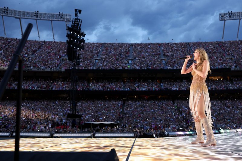 Taylor Swift — July 7 - Kansas City, Missouri — photo 39