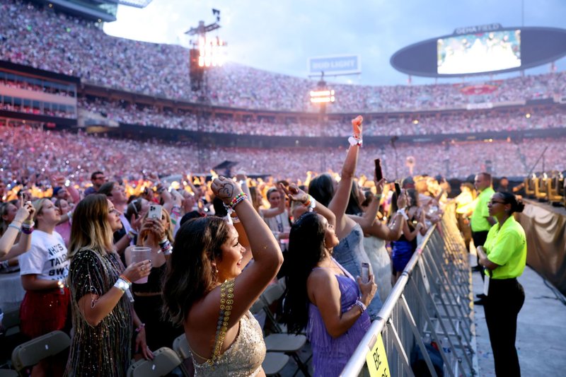 Taylor Swift — July 7 - Kansas City, Missouri — photo 45