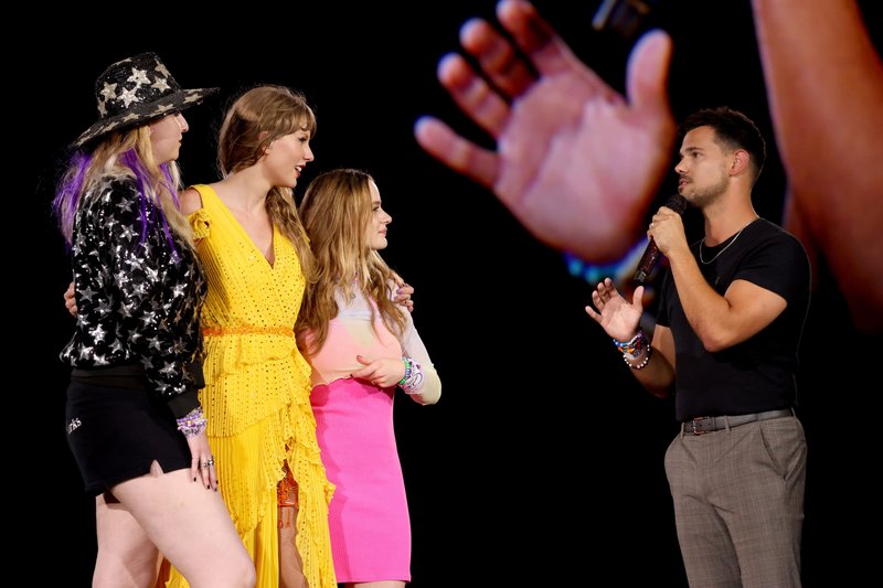 Taylor Swift — July 7 - Kansas City, Missouri — photo 53