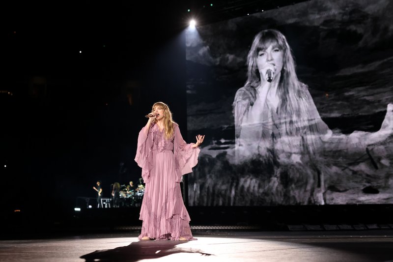 Taylor Swift — July 7 - Kansas City, Missouri — photo 73