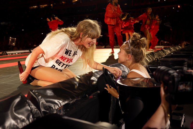 Taylor Swift — July 7 - Kansas City, Missouri — photo 74