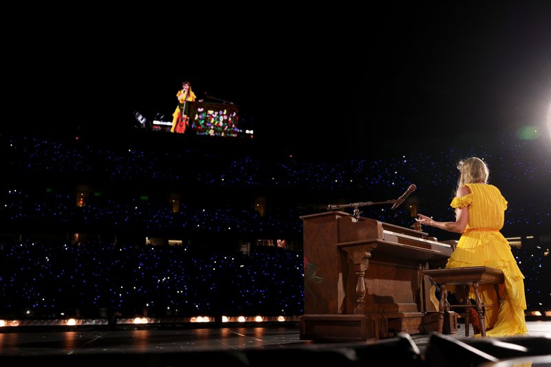 Taylor Swift — July 7 - Kansas City, Missouri — photo 75