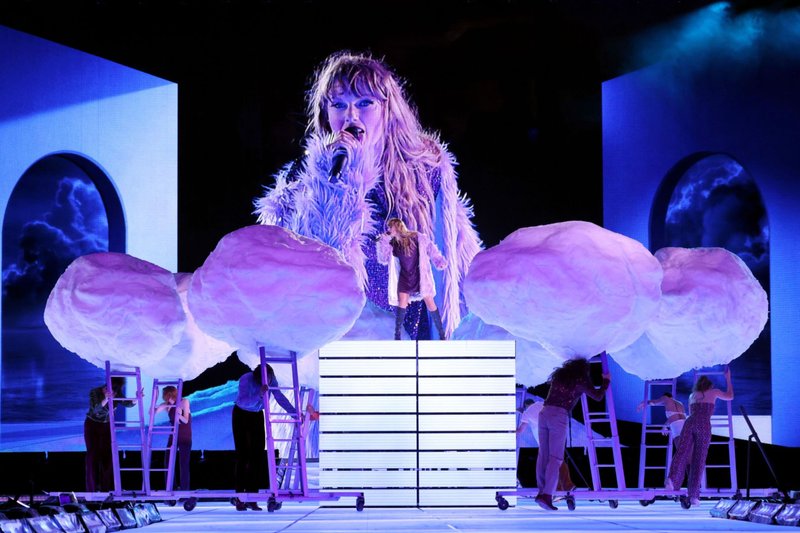 Taylor Swift — July 7 - Kansas City, Missouri — photo 109