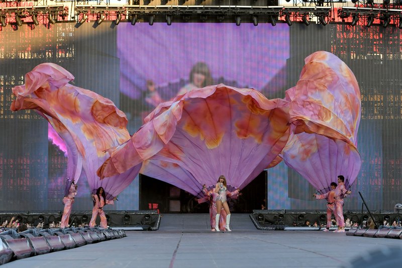 Taylor Swift — July 8 - Kansas City, Missouri — photo 9