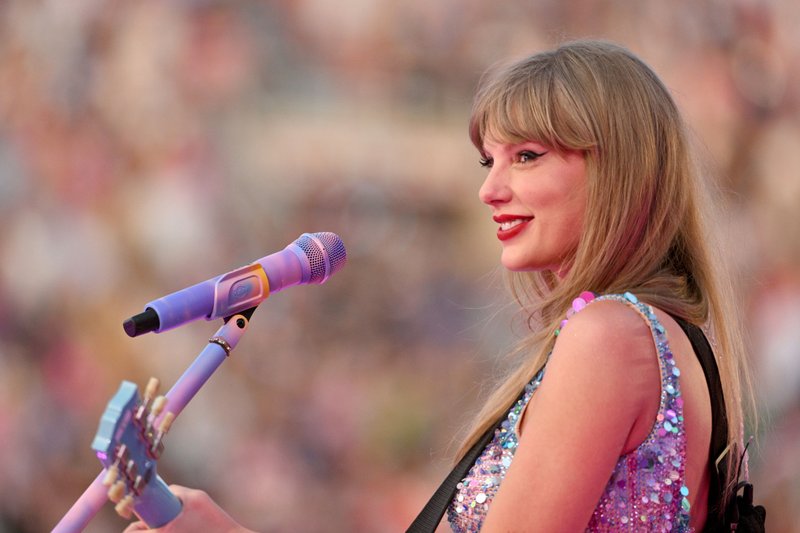 Taylor Swift — July 8 - Kansas City, Missouri — photo 10