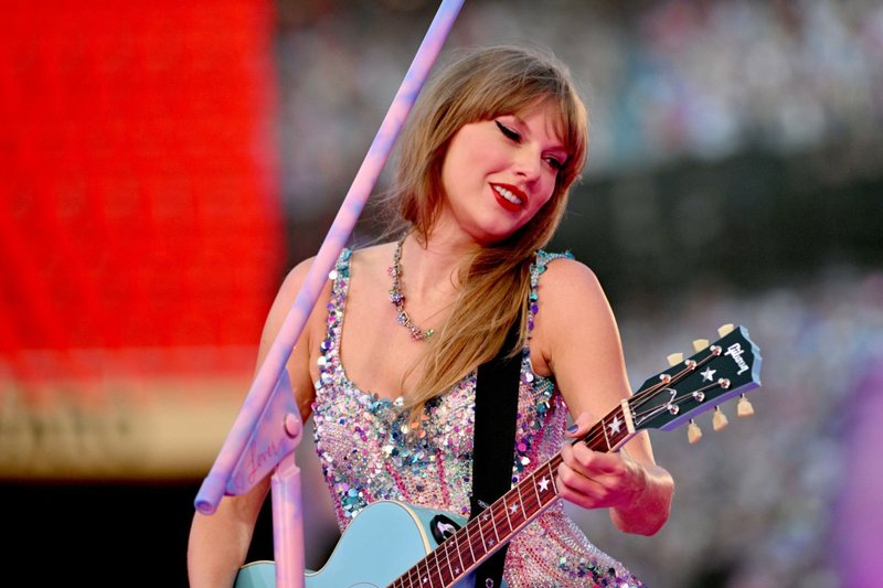 Taylor Swift — July 8 - Kansas City, Missouri — photo 12