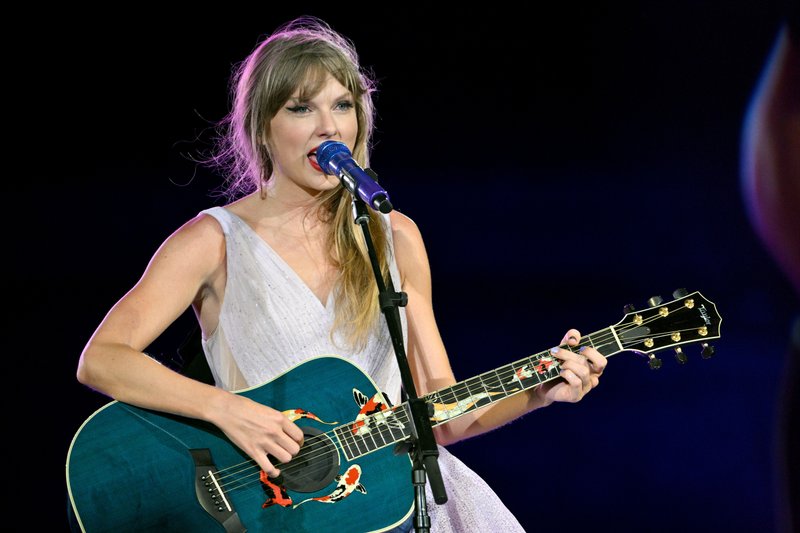 Taylor Swift — July 8 - Kansas City, Missouri — photo 19