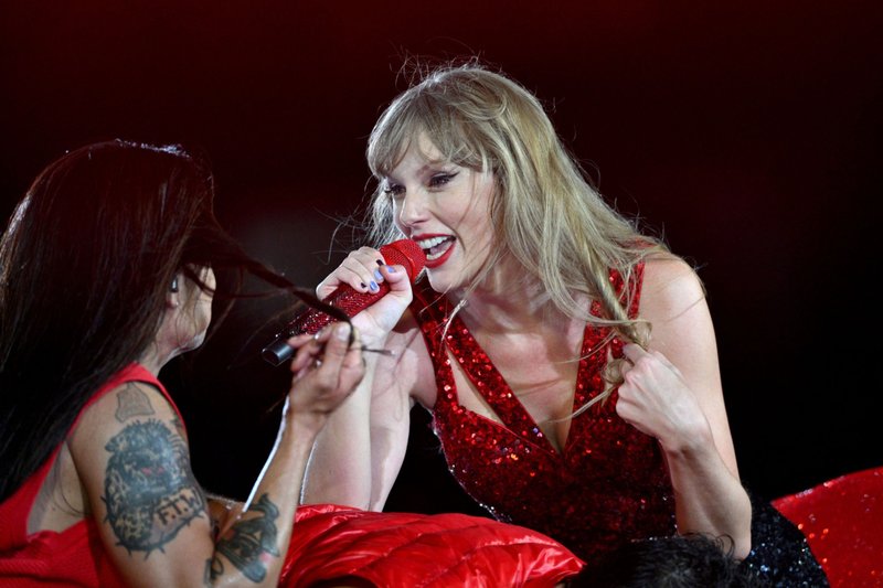 Taylor Swift — July 8 - Kansas City, Missouri — photo 26
