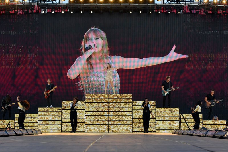 Taylor Swift — July 8 - Kansas City, Missouri — photo 34