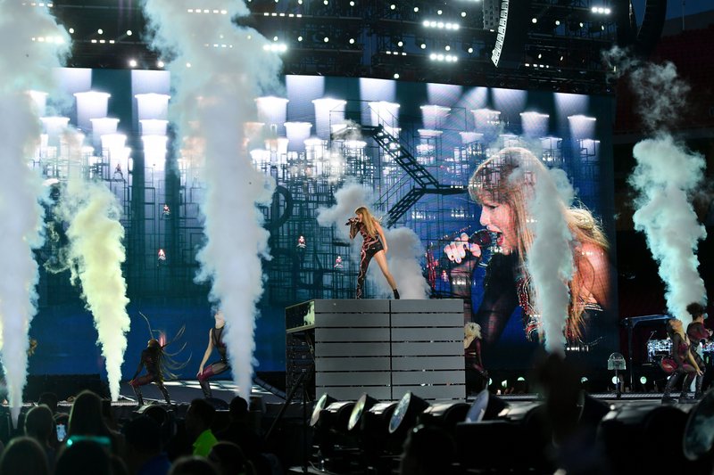 Taylor Swift — July 8 - Kansas City, Missouri — photo 36