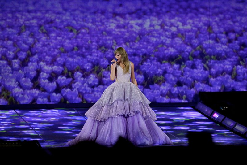 Taylor Swift — July 8 - Kansas City, Missouri — photo 38