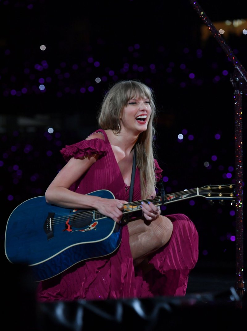 Taylor Swift — July 8 - Kansas City, Missouri — photo 43